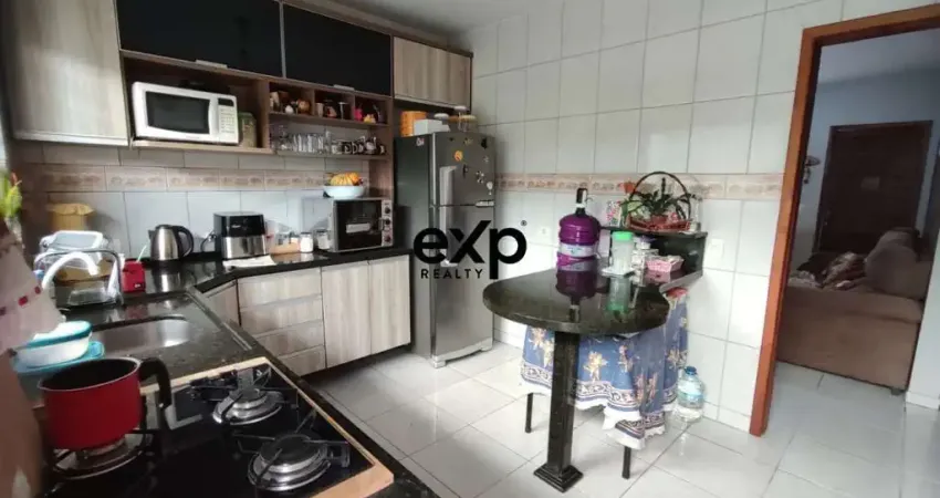 Casa com 2 quartos à venda na Rua Euclides Pereira Linhares Júnior, 31, Itália, São José dos Pinhais