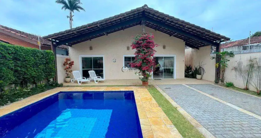 Casa guarujá, piscina e churrasqueira, 5 quartos sendo 3 suítes