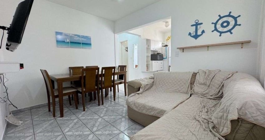 Apartamento na Enseada, 2 quartos, 1 vaga, 3 quadras da praia
