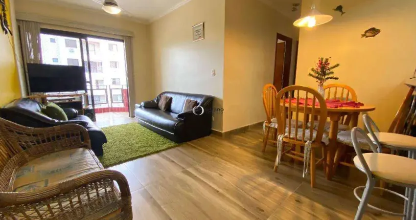 Apartamento reformado com 2 quartos sendo 1 suíte na praia da enseada