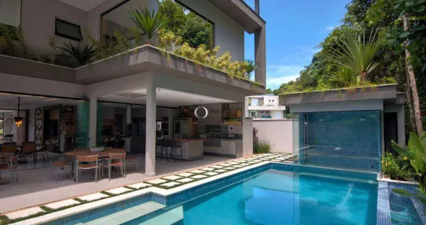 Riviera, casa de altissimo padrão, finamente decorada com 6 suites.