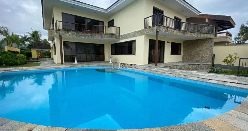 Maravilhosa casa frente mar, com 5 suítes, piscina e churrasqueira na enseada