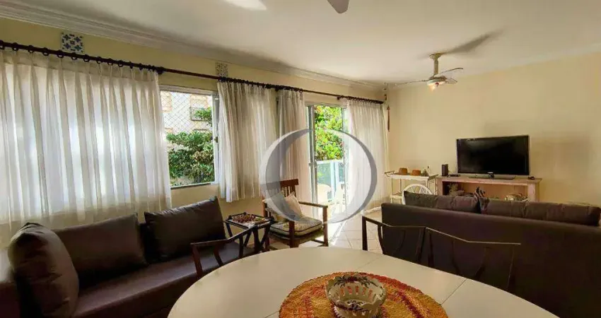 Apartamento com 3 dormitórios sendo 1 Suíte à 30 metros da praia por R$ 700.000 - Pitangueiras, Guarujá/SP