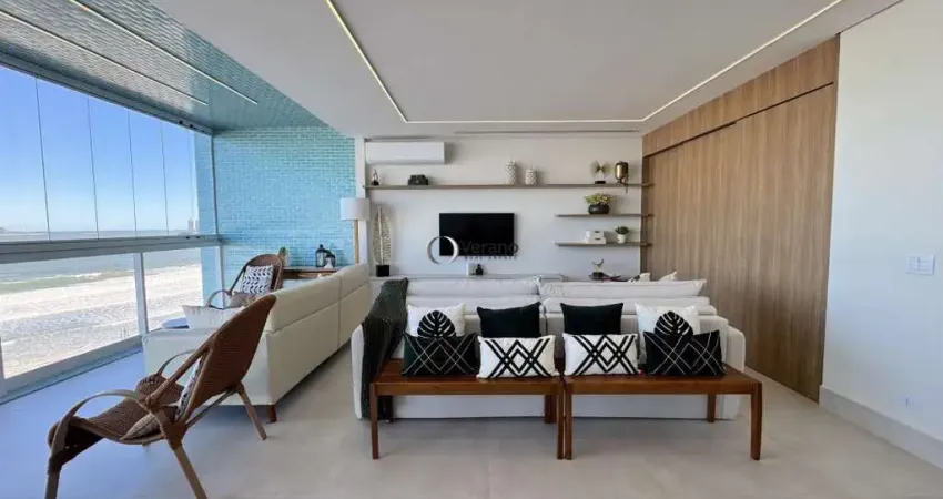Apartamento a venda na pitangueiras com 4 suítes, frente mar, totalmente reformado e finamente decorado - guarujá/sp