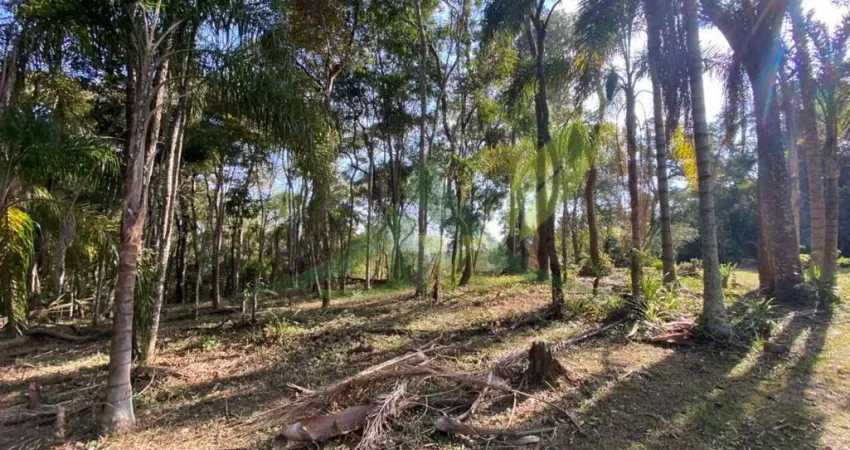 Lindo Terreno à Venda em Condomínio Fechado de Chácaras