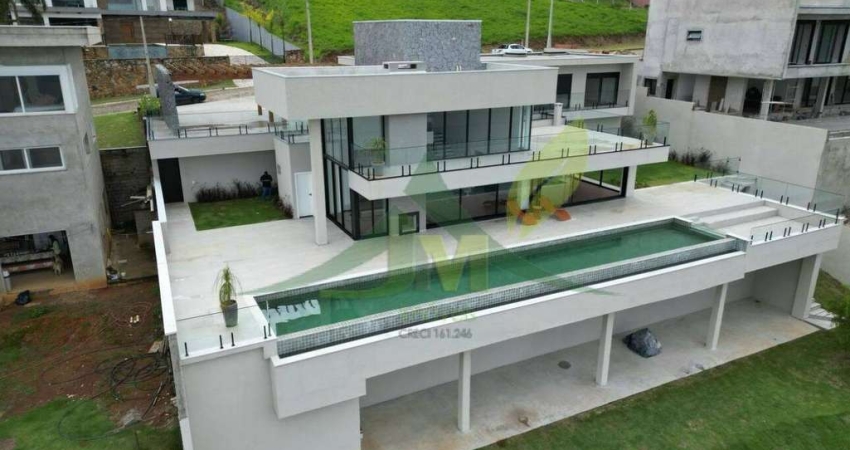 Viva o Luxo à Beira da Represa em Joanópolis com essa Casa à Venda