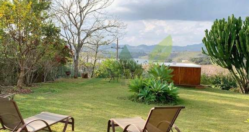 Chácara em Condomínio Fechado com Acesso à Represa de Piracaia