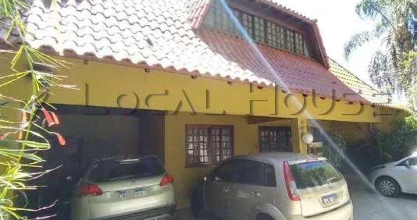 Casa com 5 quartos, 365m², à venda em Curitiba, Alto da Rua XV