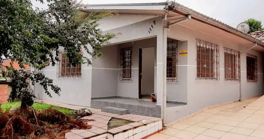 Casa à venda em Curitiba, Bairro Alto, com 3 quartos, 190m²
