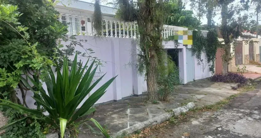 Casa com 5 quartos à venda na Rua Alexandre Dalcuch, 132, Bacacheri, Curitiba