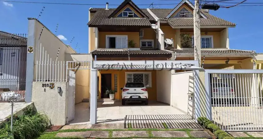 Triplex Alto Padrão à Venda no Pilarzinho – 215m², 3 Quartos e Ático