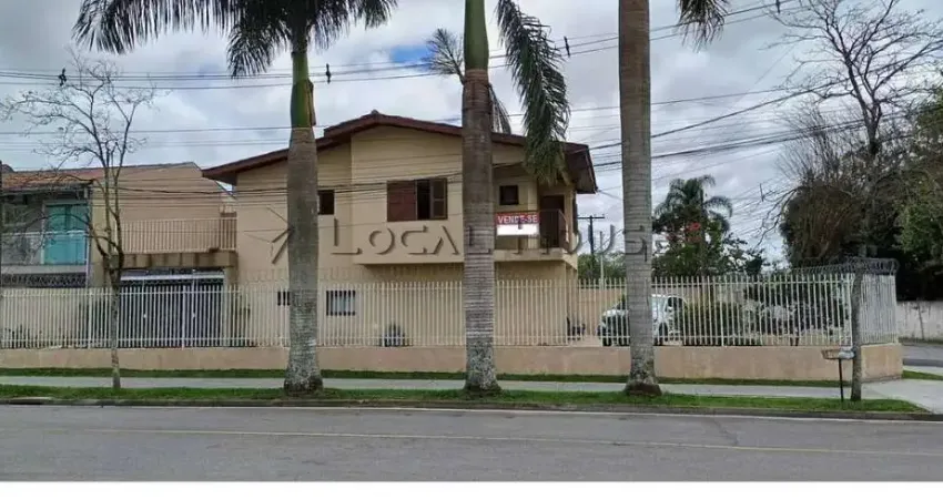 Sobrado à venda em Pinhais, Centro, com 3 quartos, 200m²