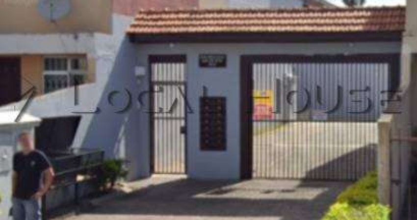 Sobrado à venda em Curitiba, Boqueirão, com 3 quartos, 90m²