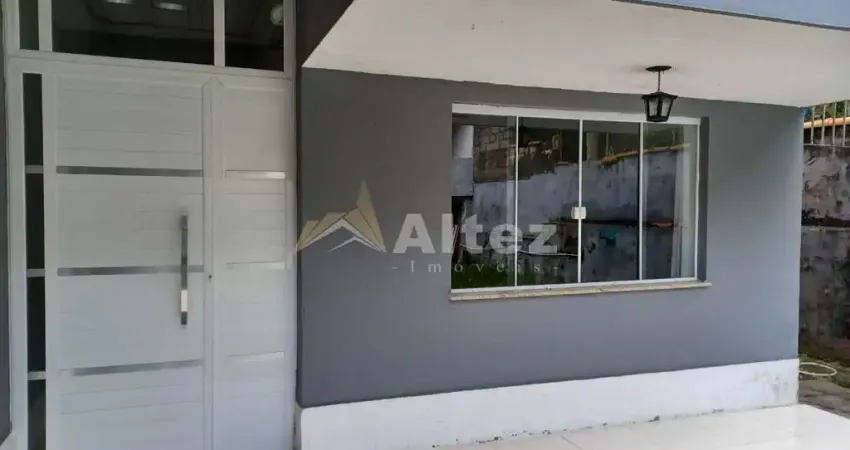 Casa Duplex, 3 Quartos (1 Suíte),  Quintal c/ Jardim Plano, Teresópolis, RJ