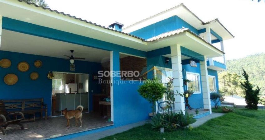 Casa 4 Quartos (1 Suíte Master c/ Varanda), Condomínio Com Lazer, Vargem Grande, Teresópolis.