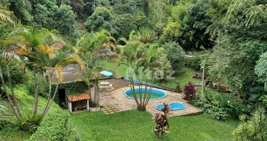 Chácara com 5790 m², 7 Suites, Lago, Piscina Natural, Albuquerque, Teresópolis,  RJ