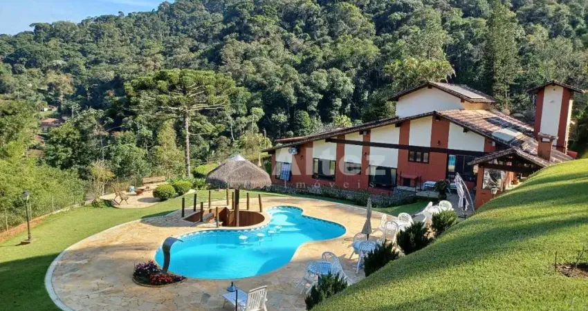 Chácara com 2 Casas, Área de Lazer, Piscina e 4000 m2, Albuquerque, Teresópolis, RJ
