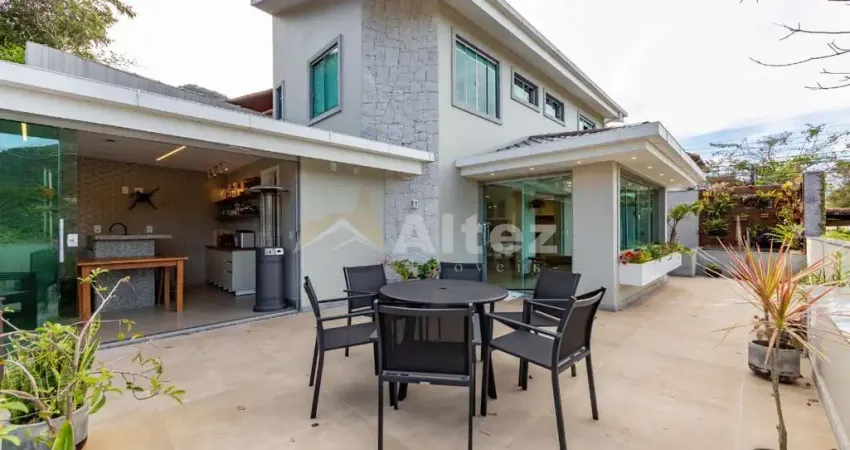 Casa 3 Quartos (1 Suíte), Condomínio com Lazer, Alto, Teresópolis, RJ