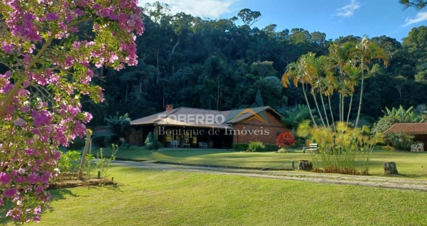 Chácara com 9000 m2, Casas c/ 4 Quartos, Piscina, Futebol, Fazenda Boa Fé, Teresópolis, RJ