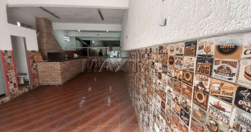 Loja com 95m², toda em piso frio, 1 cozinha, 2 banheiros. Próximo ao TRIMAIS LAUZANE