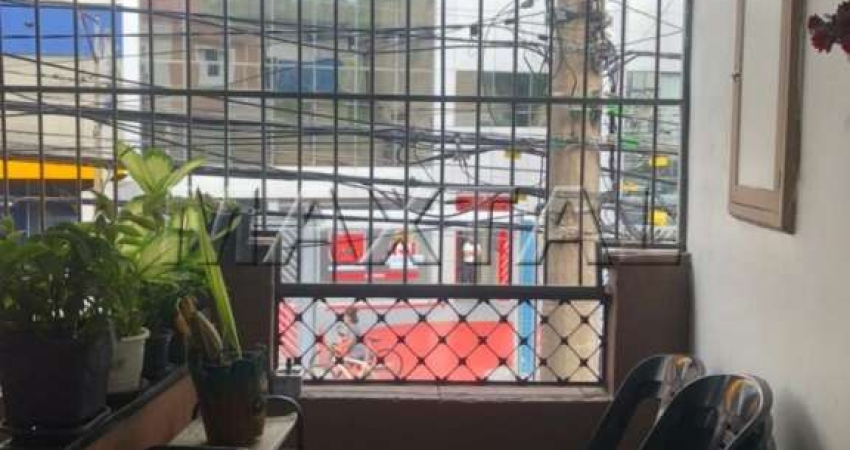 Sobrado à venda com 2 dormitórios,1 suíte, sala, cozinha com armários, em Santana.