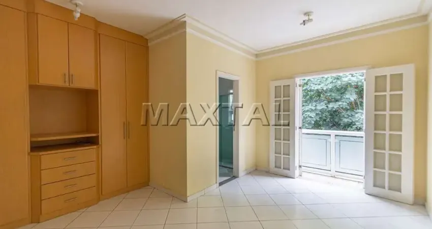 Sobrado à venda no Jardim São Bento. Com 5 suítes, sala, cozinha e 5 vagas.