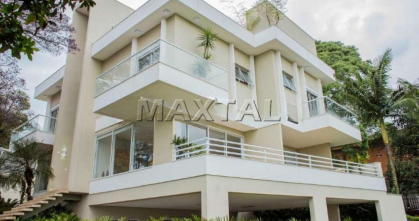 Sobrado em condomínio fechado 506m²,  4 suítes, 8 banheiros, 8 vagas na Vila Arnoni.