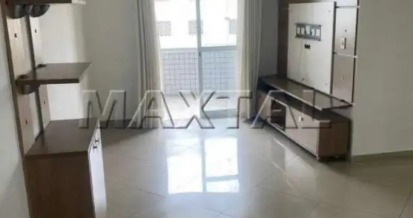 Apartamento à venda, com 2 dormitórios, sendo um 1 suíte, amplo closet e 2 vagas.