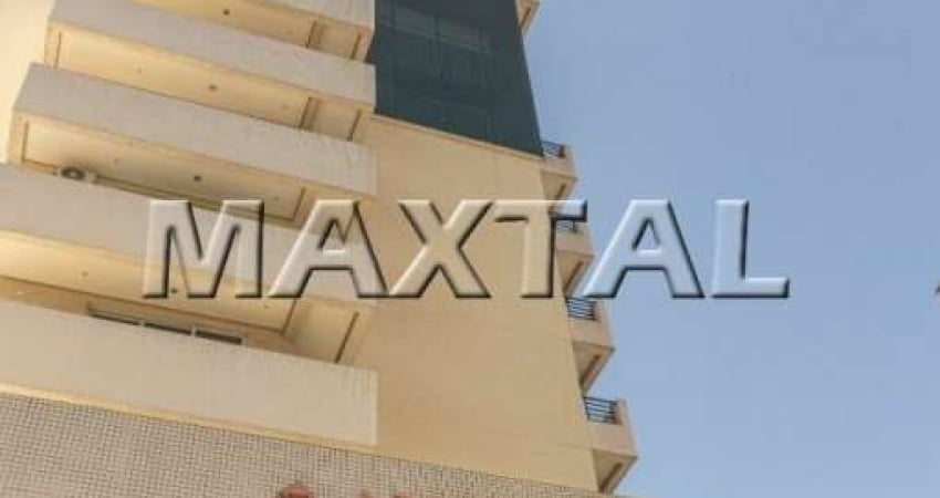 Triplex Comercial à venda na Rua do metrô Santana, de 100m² e 3 vagas de garagem.