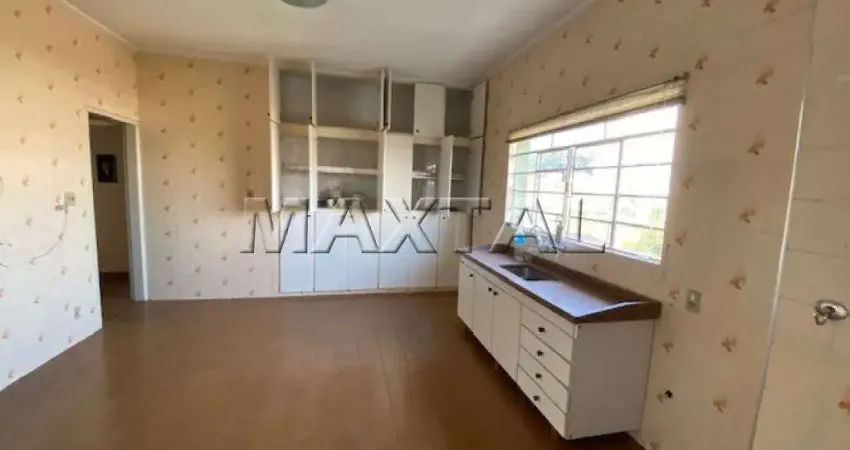 Sobrado de 347m² à venda, na Vila Aurora. Com 6 dormitórios, 1 sala e 2 vagas.