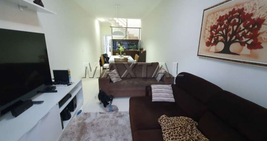 Sobrado com 155m², 3 suítes, 5 banheiros, 2 salas, 2 vagas e churrasqueira, próximo a Av. do Guacá.