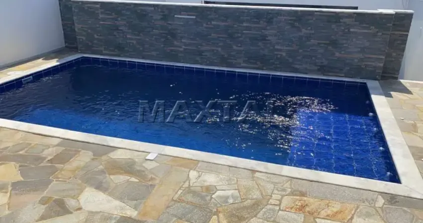 Casa Térrea 3 Quartos Suíte Master com Piscina, Residencial Vitória!
