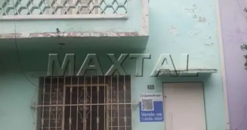 Casa à venda no Bairro do Bom Retiro, com três quartos, um banheiro eDependência de Empregada.