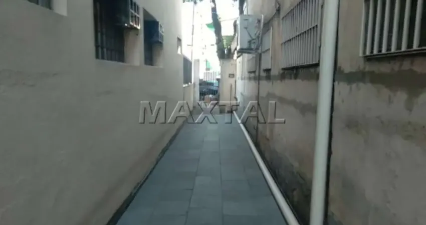 Apartamento no Térreo à venda com 1 dormitório, sala, banheiro, e terracinho, em Santana.