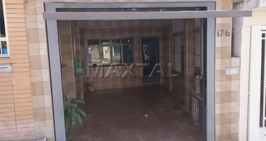 Sobrado à venda com 2 dormitórios, na vila Ester, sala, cozinha, banheiro, área de serviço e vaga.