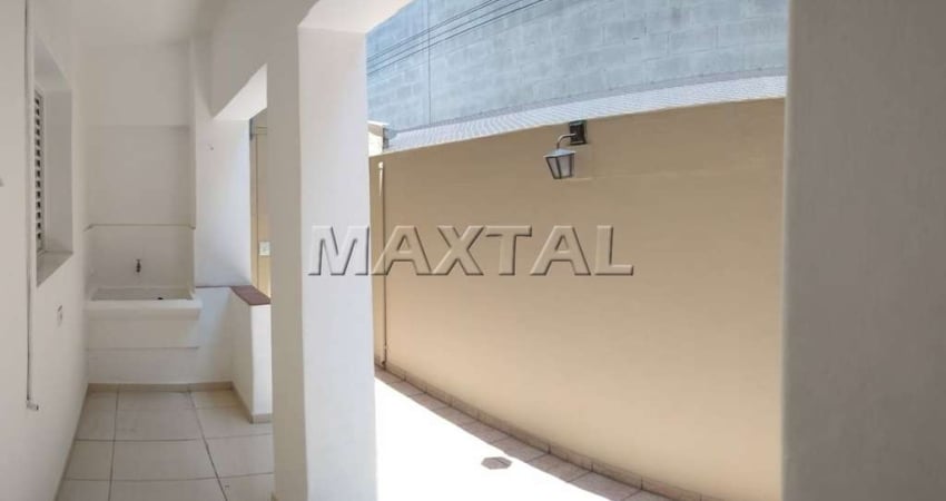 Casa térrea 4 salas, 2 banheiros, 1 depósito e 1 vaga, 90m² em Santana, para Locação.