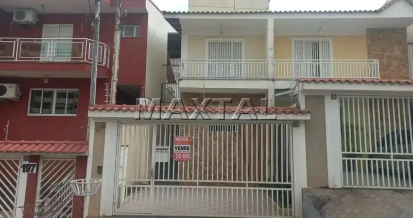 Sobrado à venda na água fria, com 02 dormitórios sendo 02 suítes, sala , lavabo e 2 vagas.