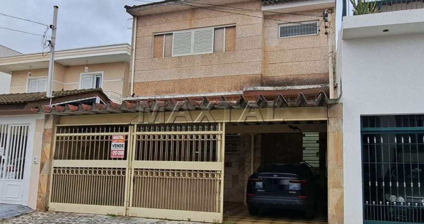 Sobrado vago à venda no Jardim Tremembé com 4 dormitórios, 2 banheiros, edícula e 3 vagas.