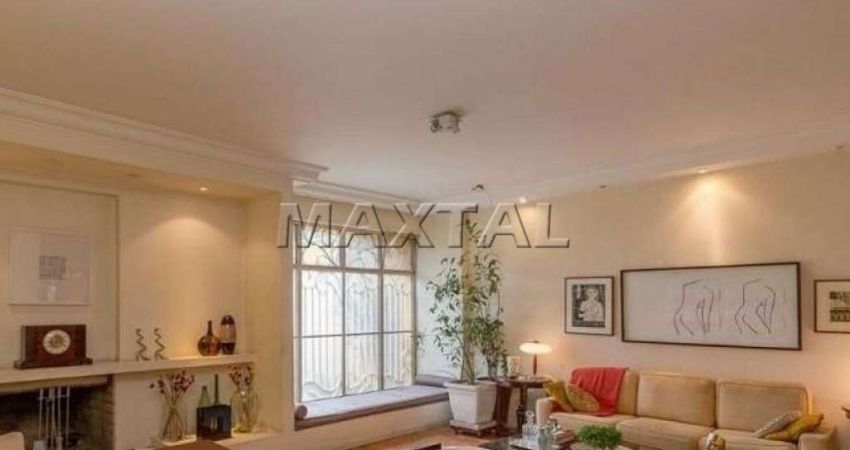 Sobrado de  320m² , Brooklin Paulista, 4 dormitórios, 03 vagas, 3 banheiros, 1 sala ampla