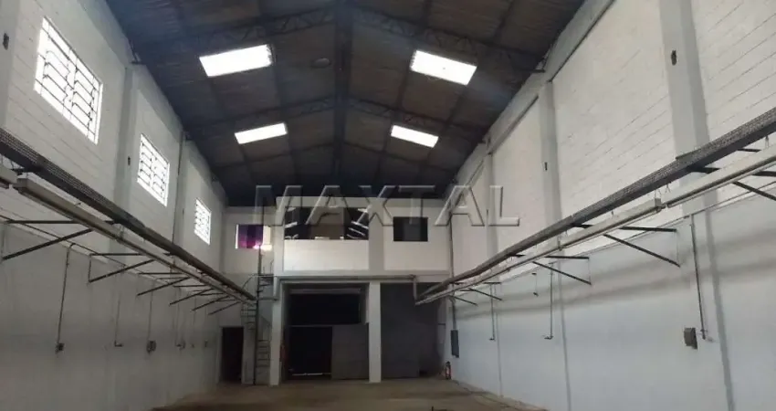 Galpão à venda em Santana, com 3 banheiros e  salas, de 502 m²e pé direito alto.