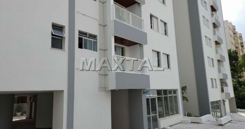 Apartamento à venda na Avenida Guacá, com 56m², 2 dormitórios, 2 salas, cozinha e 1 vaga.