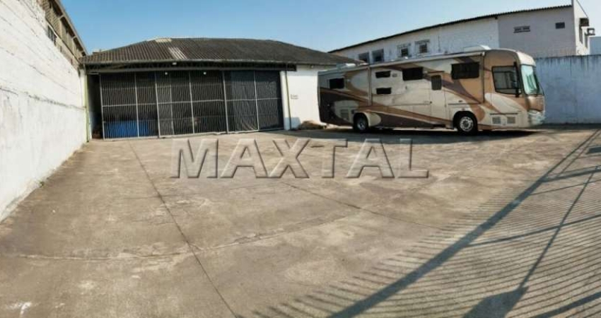 Galpão à venda no bairro do Limão, com 600m², 30 vagas e próximo a Marginal Tietê.