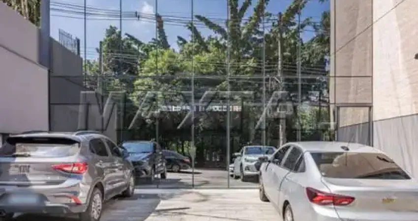 Prédio de 3 pavimentos, estacionamento frontal, mezanino, elevador de 912m² - Pinheiros