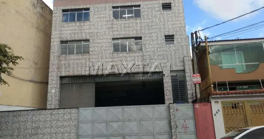 Sala comercial pra locação de 25m², com 1 banheiro, na santa teresinha.