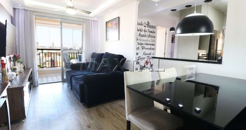 Apartamento 60m² à venda Vila Dom Pedro II, 2 dormitórios, sala com  varanda, 2 banheiros, 2 vagas.