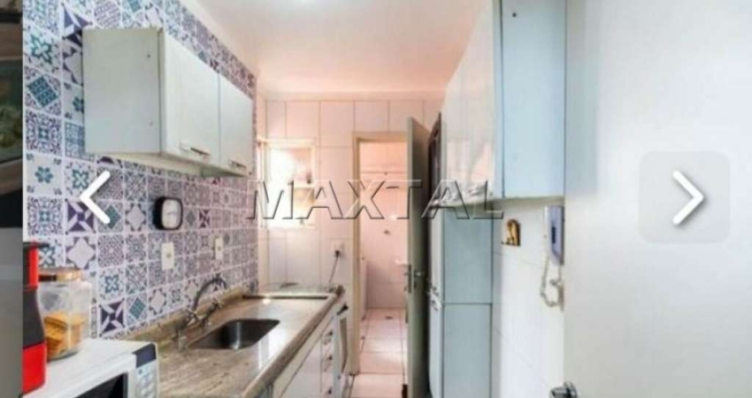 Apartamento de 53m²,  com 2 dormitórios, 1 banheiro, área de serviço com lavanderia e 1 vaga.