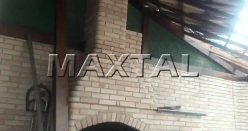 Apartamento à venda na Região do Lauzane. Com 2 dormitórios, sala, cozinha e 1 vaga de garagem.