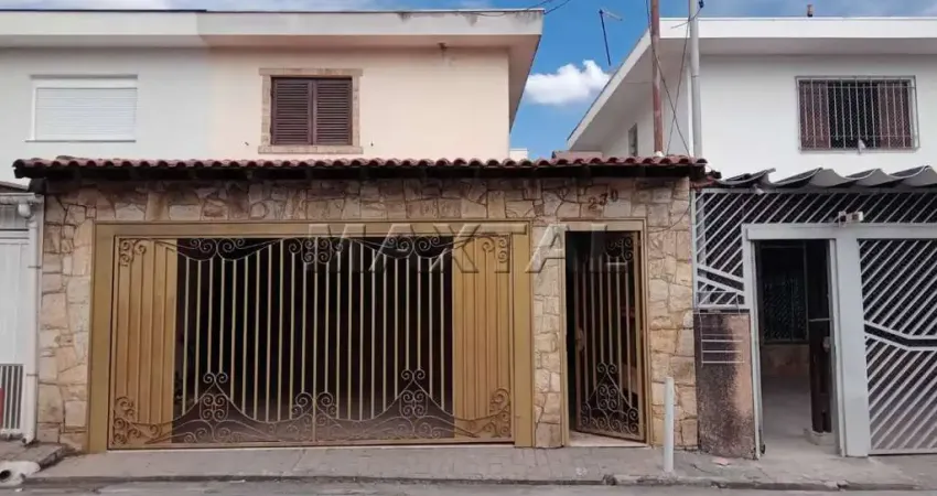 Sobrado residencial em Santa Teresinha com 2 dormitórios, 1 suíte e 2 vagas de garagem cobertas.