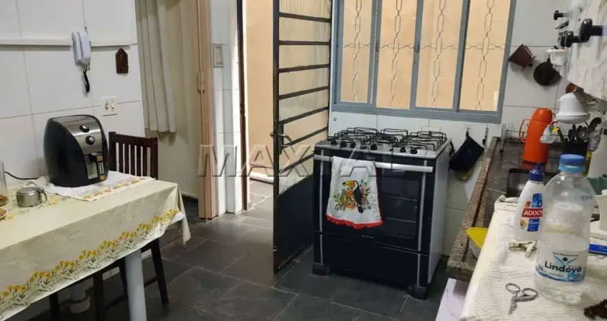 Sobrado 3 dormitórios no bairro da santa terezinha. sendo 1 suíte, terreno 5 metros x 25 metros.