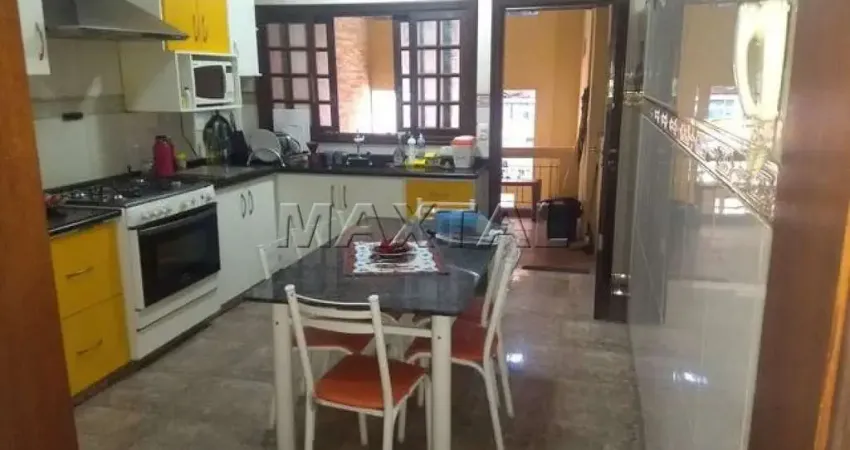 Casas térreas com 5 quartos , 2 suítes, 3 banheiros, espaço gourmet com 330m². 9 vagas